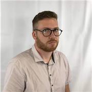 Professeur particulier qui peut vous aidez pour les devoirs et aussi, peut vous apprendre l'anglais